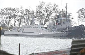Киев отказался от оставленной в Крыму боевой техники, но желает получить задержанные в Керченском проливе катера