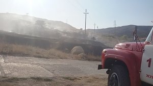 Пять гектаров сухой травы сгорело в Старом Крыму