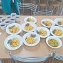 В одной из школ Симферополя эксперты ОНФ выявили «недовес» порций в столовой