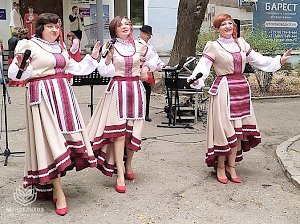 Крымские аграрии реализовали более 200 тонн продукции на ярмарке ко Дню народного единства
