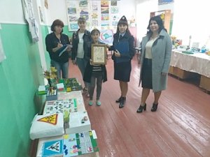 Сотрудники Госавтоиспекции Красногвардейского района оценивали работы, представленные на конкурс «Дорога глазами детей»