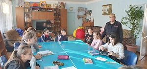 В Феодосии инспекторы по делам несовершеннолетних провели познавательные беседы для воспитанников реабилитационного центра