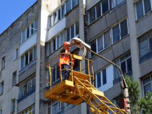 Семь новых опор уличного освещения установили в Симферополе