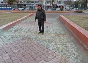 На площади Ленина в Симферополе восстановили тротуарную плитку