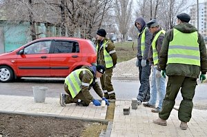 Виталий Шатунов проинспектировал реконструкцию общественных пространств в Северном Крыму