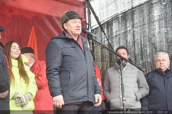 Глава московского горкома КПРФ потребовал отправить в отставку Путина и Медведева