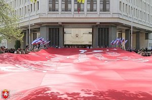 9 мая крымские госучреждения украсят Знаменем Победы
