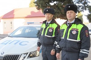 Жители Крыма поблагодарили сотрудников Госавтоинспекции Севастополя за оказанную помощь на дороге