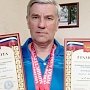 Ялтинец-пенсионер стал чемпионом Крыма по бадминтону
