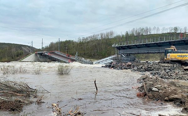 Железнодорожное сообщение с Мурманской областью прервано из-за рухнувшего моста