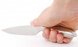 В Красноперекопске участковый спас женщину от размахивающей ножом пьяной дочери