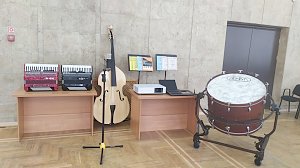 Симферопольская Музыкально-хоровая школа получила новые инструменты и спецоборудование