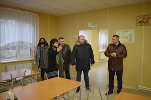 Алексей Черняк осмотрел модернизированный пищеблок в лицее г.Джанкоя