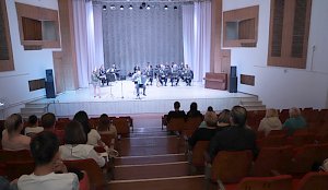 Сотрудники культурного центра УМВД России по г. Севастополю организовали для жителей города праздничные концерты
