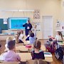 Севастопольские полицейские продолжают проведение обучающих тренингов в школах с целью подготовки детей к безопасным летним каникулам