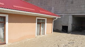 Пострадавшие от июньского потопа ялтинцы уже получили более 67 млн руб
