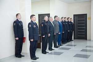 В Управлении МВД России по г. Севастополю вручили погоны сотрудникам, получившим первые и новые специальные звания