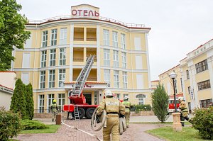 В Феодосии ликвидировали условный пожар в гостиничном комплексе