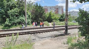 Поезд насмерть сбил 17-летнюю девушку в Симферополе