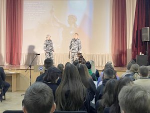 Севастопольские полицейские провели профилактическую беседу со студентами в рамках акции «Сообщи, где торгуют смертью»