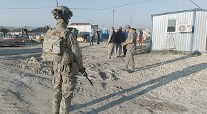ФСБ и пограничники задержали организаторов канала нелегальной миграции в Крыму
