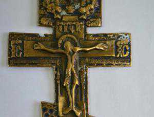 Крымские таможенники изъяли у россиянина старинный крест