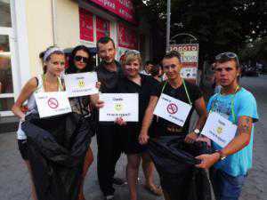 В Столице Крыма волонтеры воевали с вредными привычками
