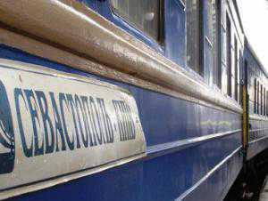 В Севастополе разыскивают хулиганов, забросавших камнями поезд «Севастополь-Киев»