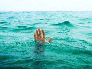 В Крыму на воде погибли двое мужчин