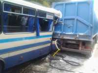 На трассе Симферополь-Алушта при столкновении автобуса и грузовика погиб человек