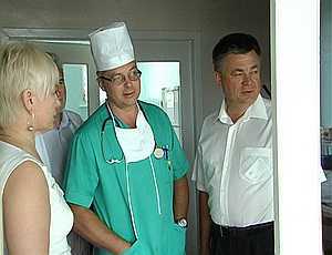 Лебедев передал севастопольским медикам обещания Януковича о повышении зарплат на 45%