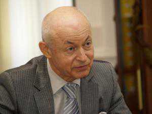 Руководитель управления «Приватбанка» Финкельштейн стал главным писателем Крыма. Профессор Казарин негодует