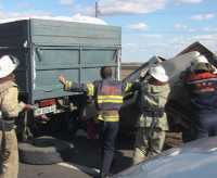 На трассе в Крыму спасатели вырезали водителя из разбитой машины
