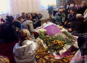 Проститься с Сусанной Кадыровой, погибшей в результате резонансного ДТП в Алуште, пришли около 200 человек