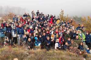 200 волонтеров высаживали лес в горах над Ялтой