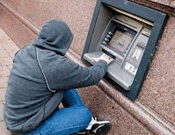 В Джанкое поймали влюбленную парочку, пытавшуюся снять сразу 80 тыс. в банкомате