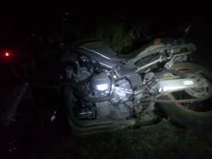 В Ночное Время в Крыму мотоциклист врезался в мопед: один человек погиб, двое — в больнице