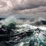Сегодня высота волн в Чёрном море достигнет 5 метров