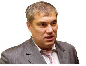 Украинские медиаорганизации просят Азарова публично осудить действия крымского депутата Мельника