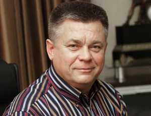 Янукович назначил министром обороны официального миллионера Лебедева