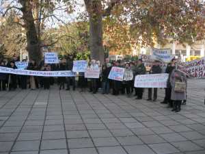 Ялтинцы протестуют против застройки скверов и набережной без учета мнения громады