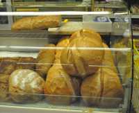 Производители хлеба и супермаркеты пообещали не повышать цену на хлеб в Крыму