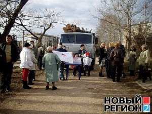 Севастопольские активисты отметили День Соборности под колесами строительной техники