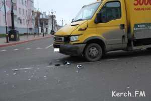 В Керчи легковушка столкнулась с грузовиком