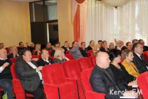Керченский горсовет приостановил решение о передаче сыну мэра земли в центре города