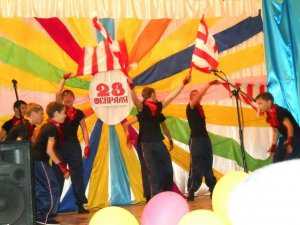 Военные Керчи устроили праздник для детей из интерната