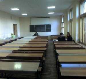 Институт последипломного образования в Симферополе попросил отменить его ликвидацию