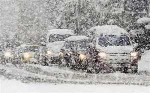 Снегопад обесточил около 400 городов и сел Украины