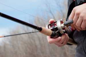 Рыбаки Керчи нарушают правила лова рыбы