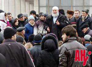 Митинг крымских татар в Симферополе: Президента не будет, Могилева не будет – земли не будет
